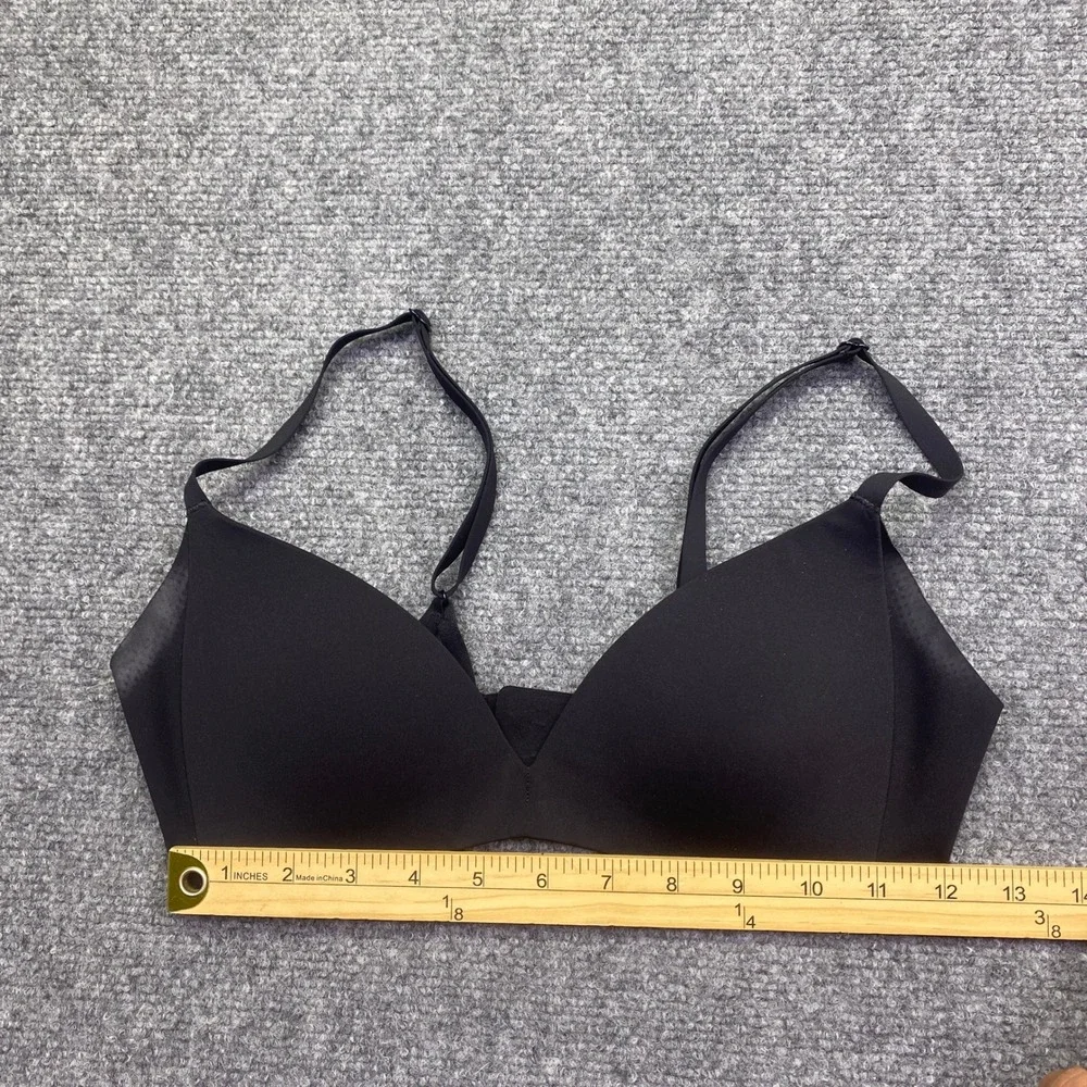 Lululemon Take Shape Bra Light Support B/C Cup Black Sz 32A Seamless Molded Cup